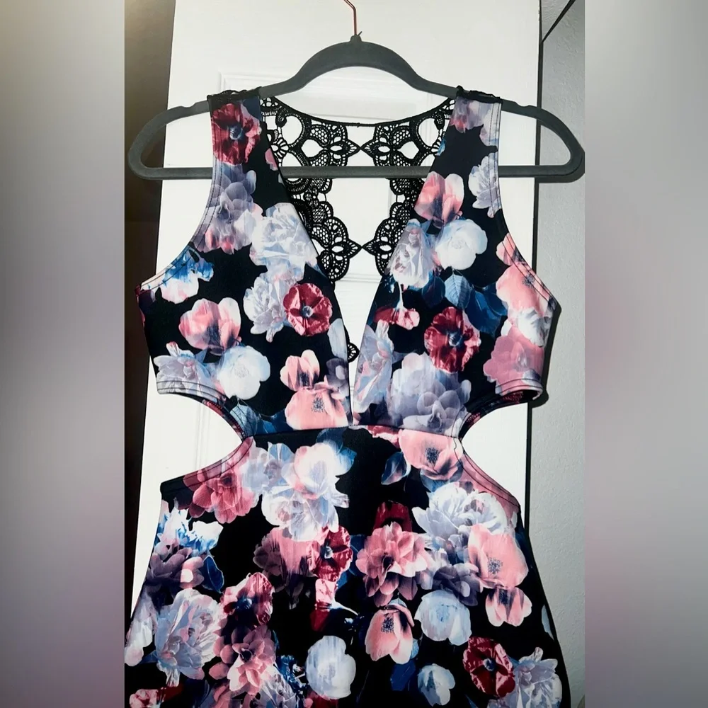 Midi Summer Dress - Picture 2 of 3